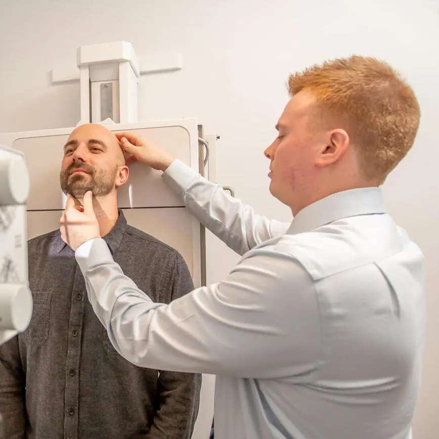 Dr. Andrew Jahner attend patients spine xray